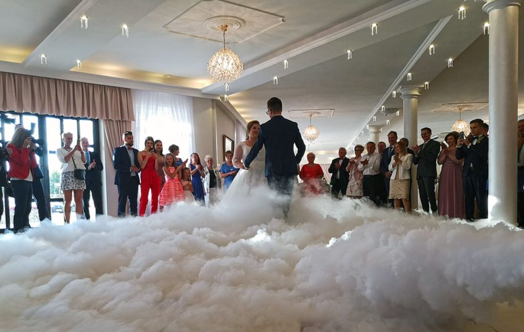 Ciężki-dym-taniec-w-chmurach-1024x650